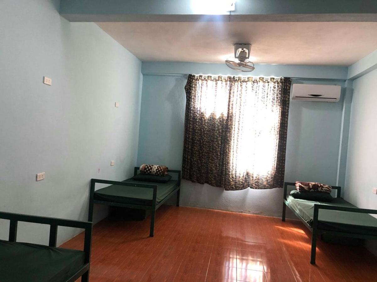 Army Barracks Guesthouse Ванг-Виенг Экстерьер фото